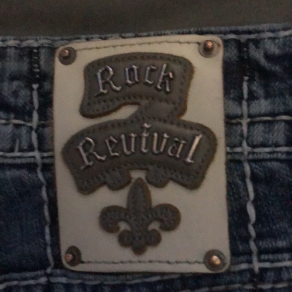 These are size 40 Rock Revival Jeans Cole blue I have used them Maby 5 times - Picture 2 of 4